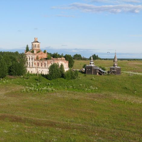 Вотчинская церковь и часовня.
